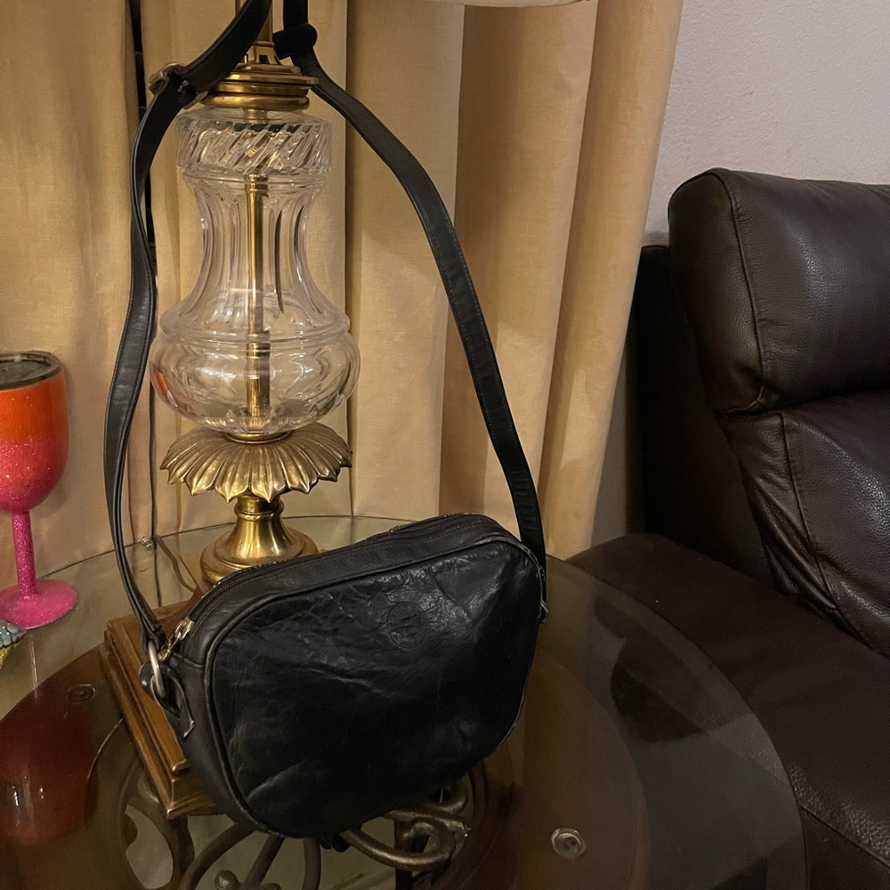 Authentic Fendi, please check all picture of condition - Picture 3 of 17